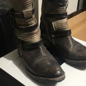 Freebird  distressed boot